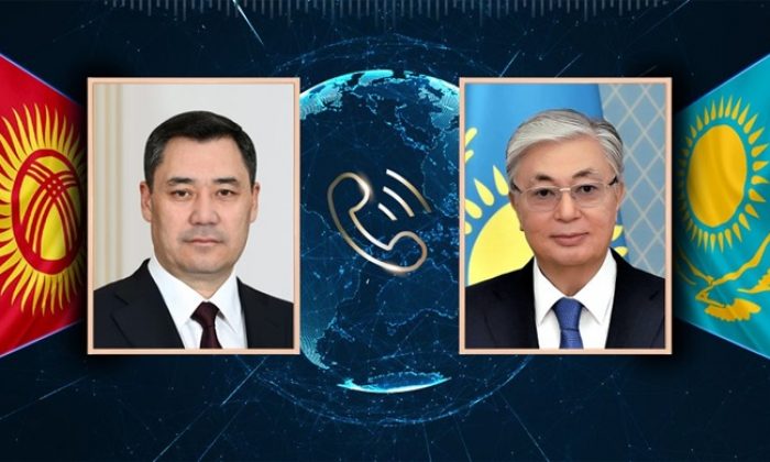 Президент Садыр Жапаров провел телефонный разговор с Президентом Казахстана Касым-Жоомарт Токаевым