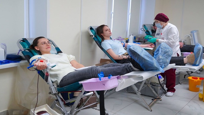 Moskova Birleşik Rusya üyeleri kan bağışı kampanyasına katıldı