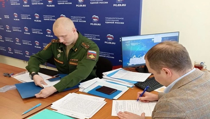 Savaş muhabirlerinden yol işçilerine: Birleşik Rusya ön seçimler için aday kayıtlarına devam ediyor
