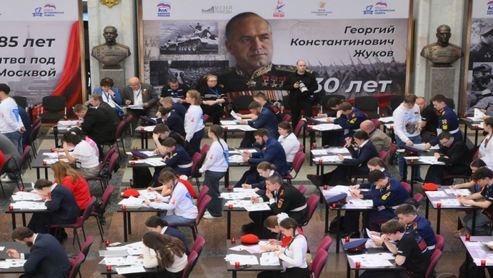 II. Dünya Savaşı gazisi Yevgeny Makarov, Birleşik Rusya’nın “Zafer Diktasyonu”nu başlattı