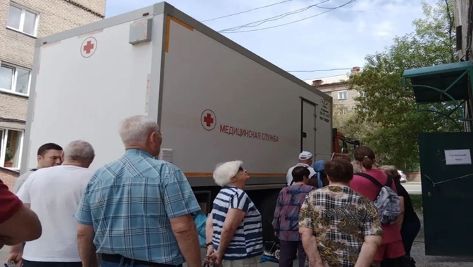 Birleşik Rusya’nın girişimiyle Novosibirsk’te sakinlere yönelik seyyar sağlık muayenesi gerçekleştirildi
